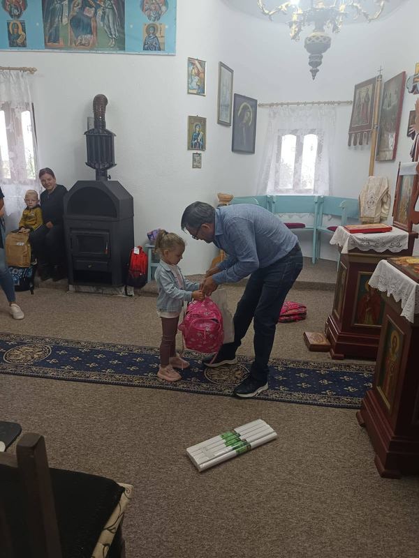 Ghiozdanele bucuriei la Gura Văii, județul Vaslui – fotografia 4